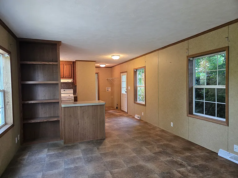 107 Rayewood Dr — Photo 9