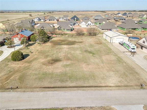 3rd image of 5456 NW Pioneer Cir