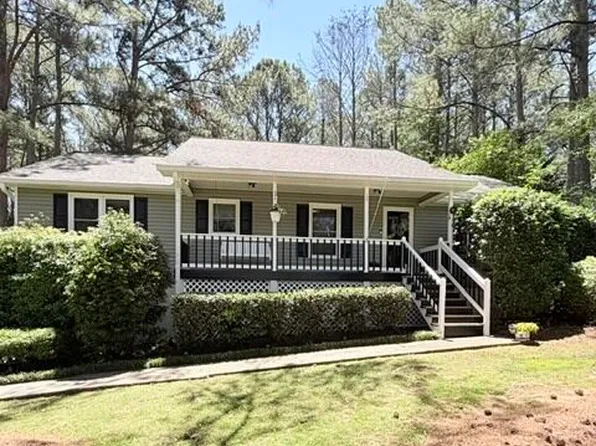 15 Briarwood Ln, Newnan, GA 30265