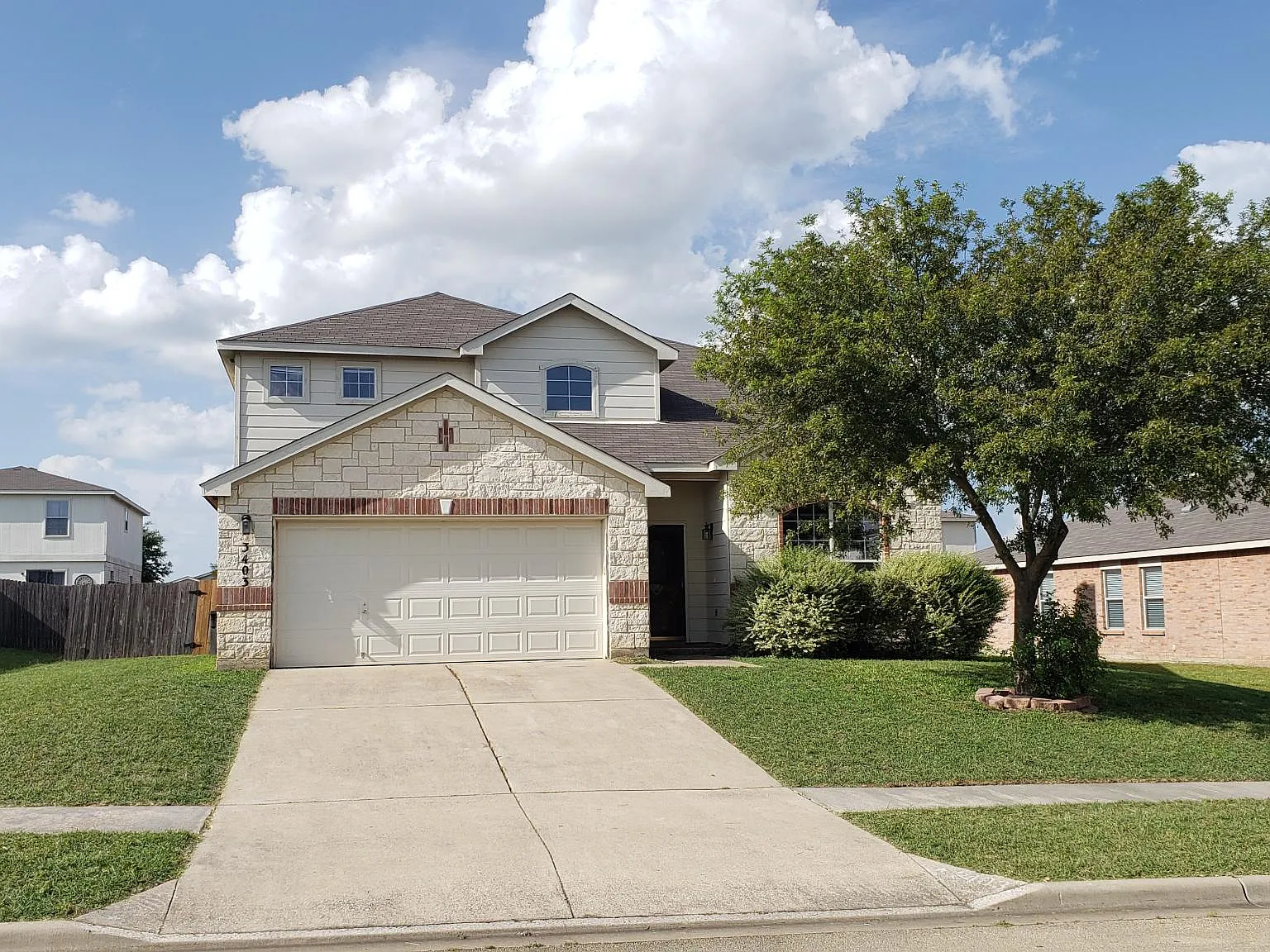 3 bed, 2.5 bath, 2320 sqft, $1,795 — Photo 1