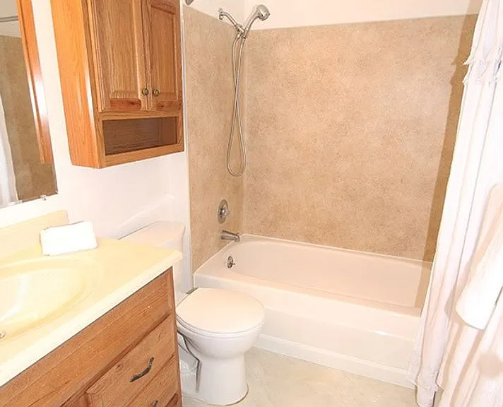 Ballard Flats Apartments — Photo 13