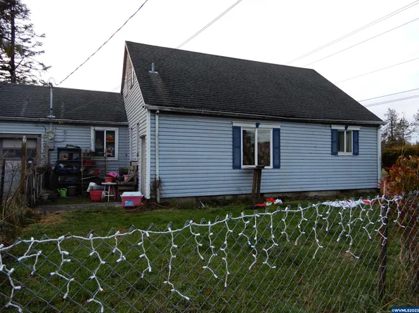 104 Del Monte Ave, Tillamook, OR 97141