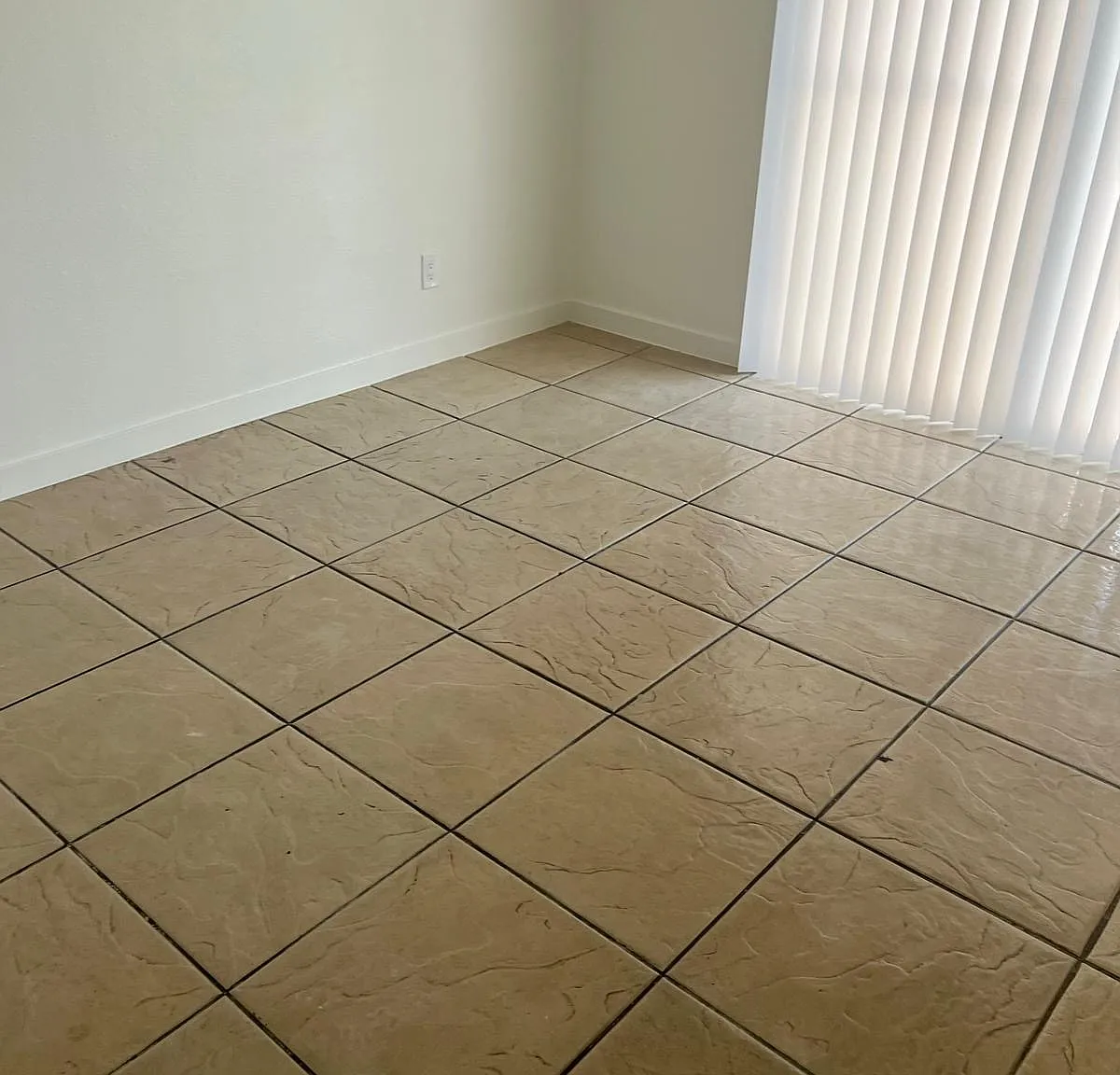 2 bed, 640 sqft, $1,300 — Photo 3