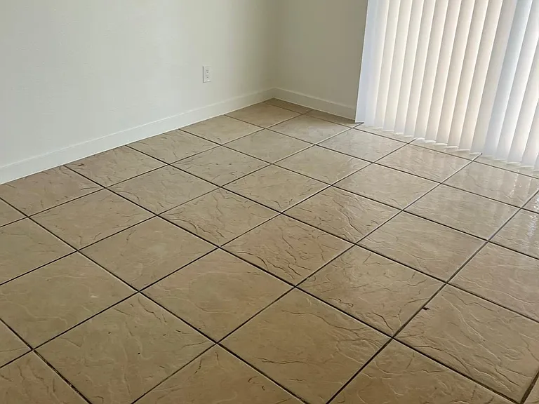 1802 E Oak St #2 — Photo 3