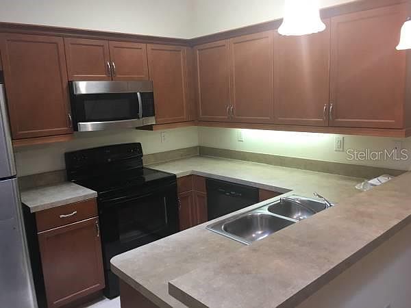 1st image of 1016 Creek Park Dr