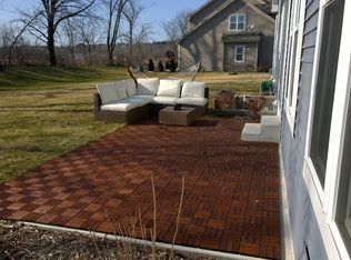 W193N5703 Canary Dr, Menomonee Falls, WI 53051