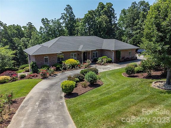 3rd image of 4031 Plantation Dr #50