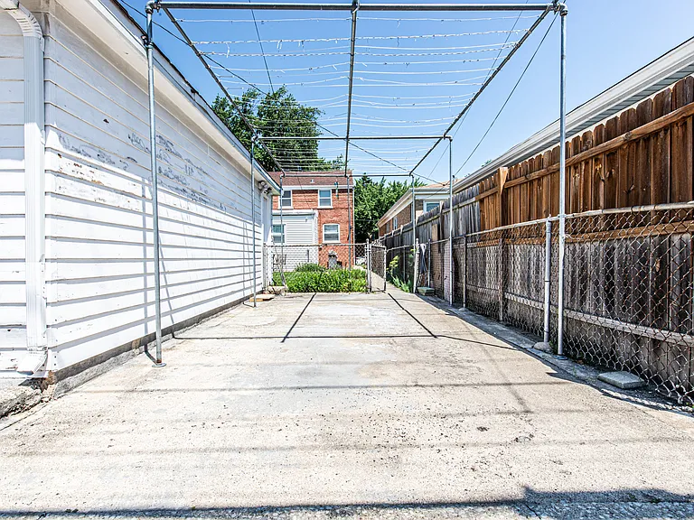6611 W Foster Ave — Photo 39