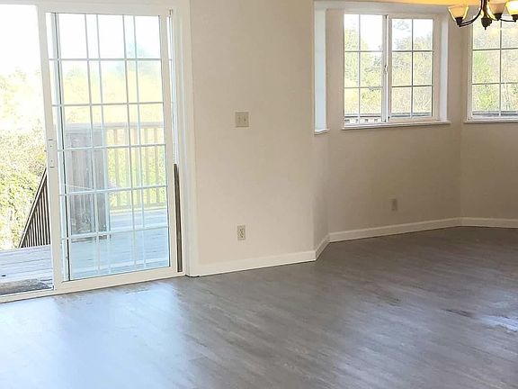 4th image of 1537 East Ave