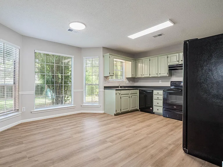 205 Brookhollow Dr — Photo 10