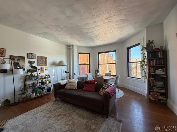 16 Davis Ave, Brookline, MA