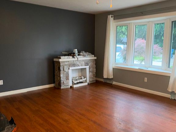 4th image of 761 W Shore Blvd