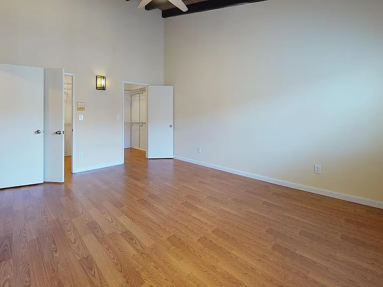 2112 Warfield Ave #5 — Photo 13