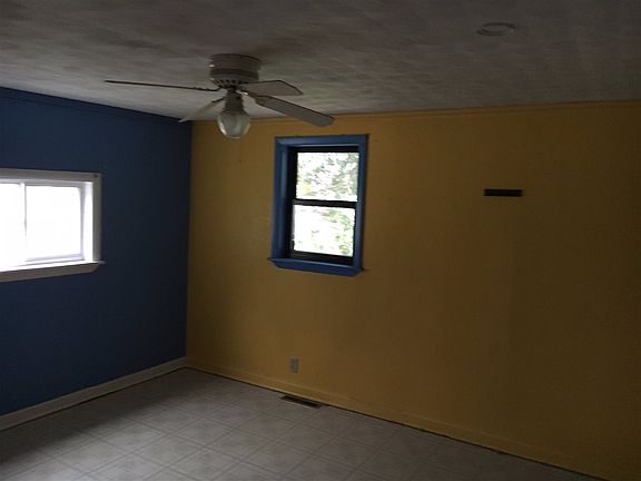 5th image of 509 W Maple Ave