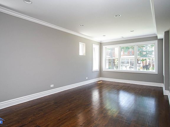 2nd image of 841 N Francisco Ave Unit 2