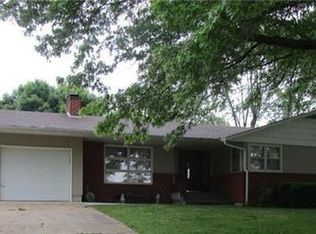 8243 Clay Rd, Atchison, KS 66002