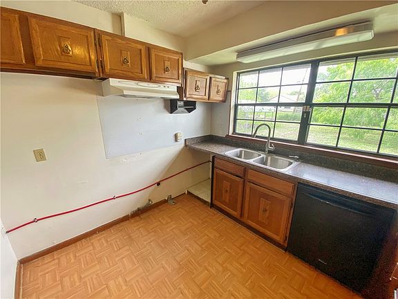5th image of 908 Fannin St