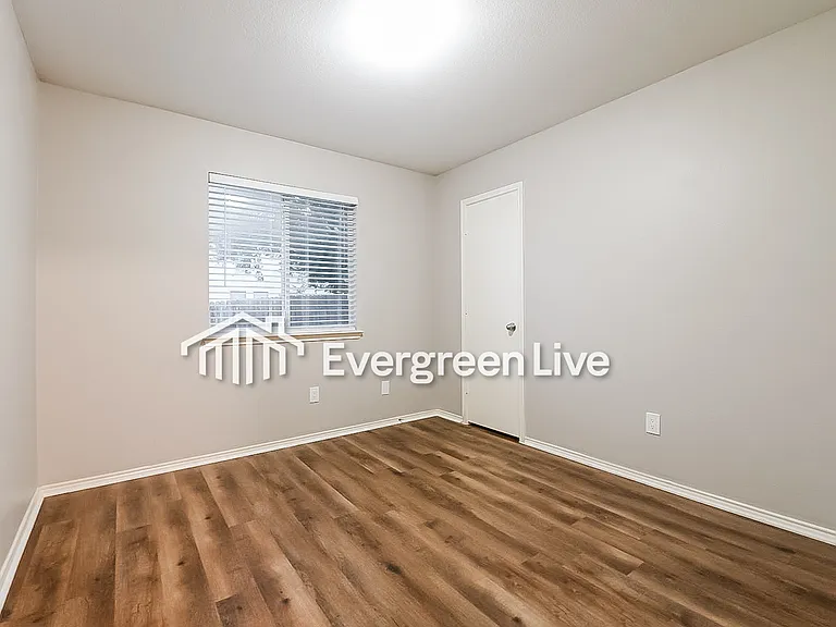 6624 Jollyn Ct — Photo 13