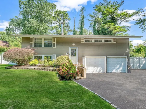 27 Split Cedar Drive, Islandia, NY 11749