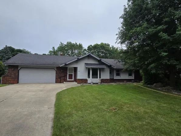680 Forest Grove LANE, Brookfield, WI 53005