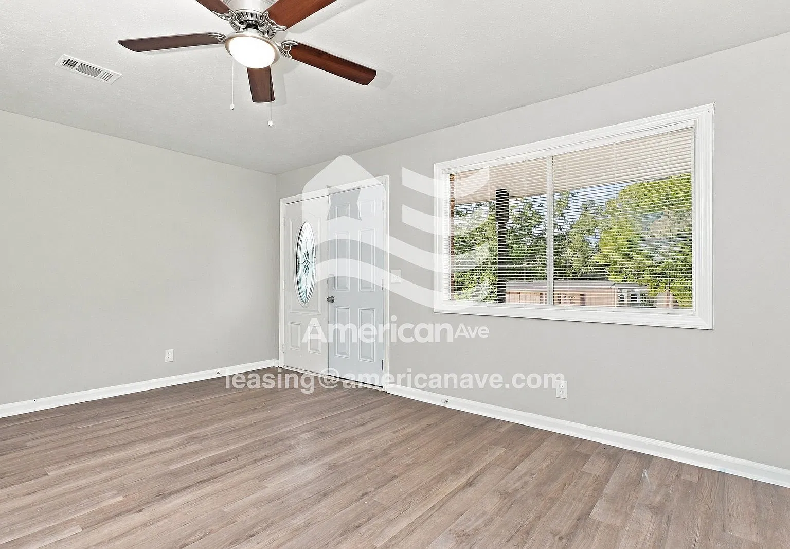 3 bed, 2.0 bath, 984 sqft, $1,235 — Photo 3