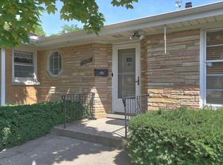 4652 Greenwood St, Skokie, IL 60076