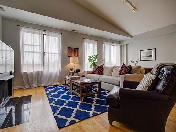 2nd image of 2509 N Milwaukee Ave #3