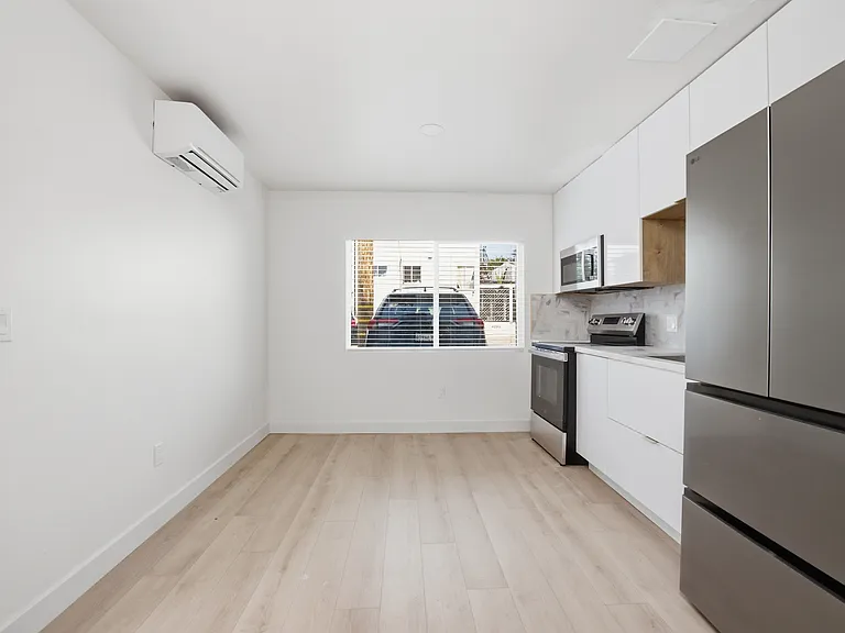 4059 Louisiana St #9 — Photo 6