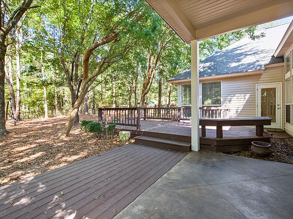5th image of 329 Winchester Cir
