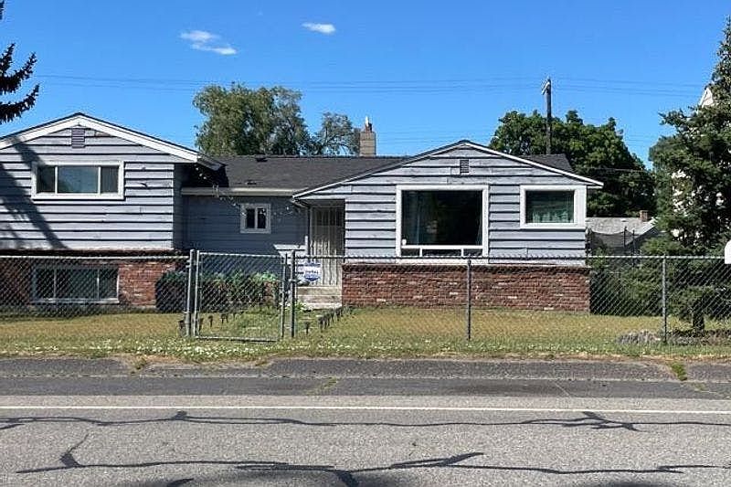 1st image of 4707 E 3rd Ave
