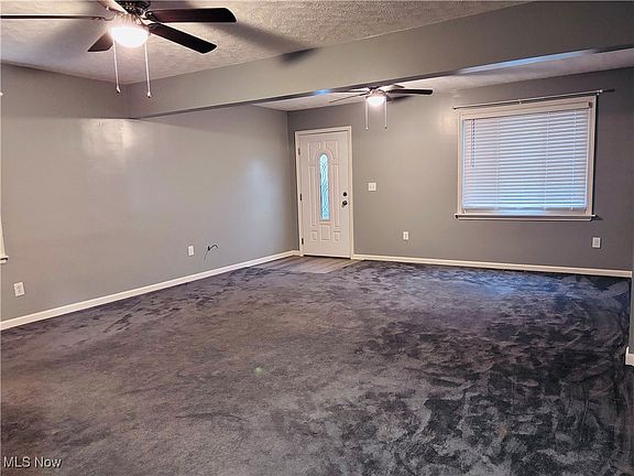 4th image of 986 Warwick Dr