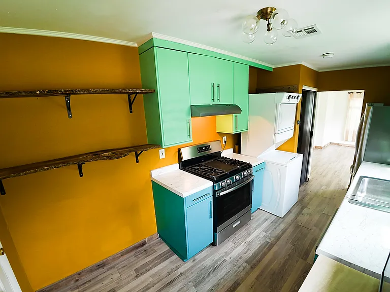 2512 Century Dr — Photo 10