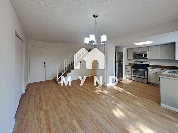 3rd image of 1395 Hialeah Dr APT B