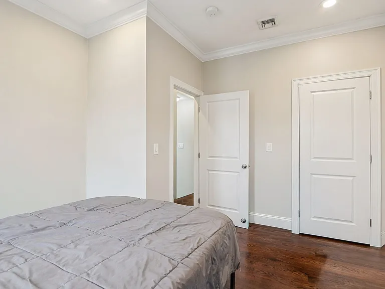 1048 Saratoga St #3 — Photo 12
