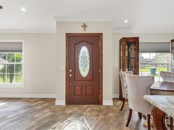 5th image of 2541 Ambassador Ave