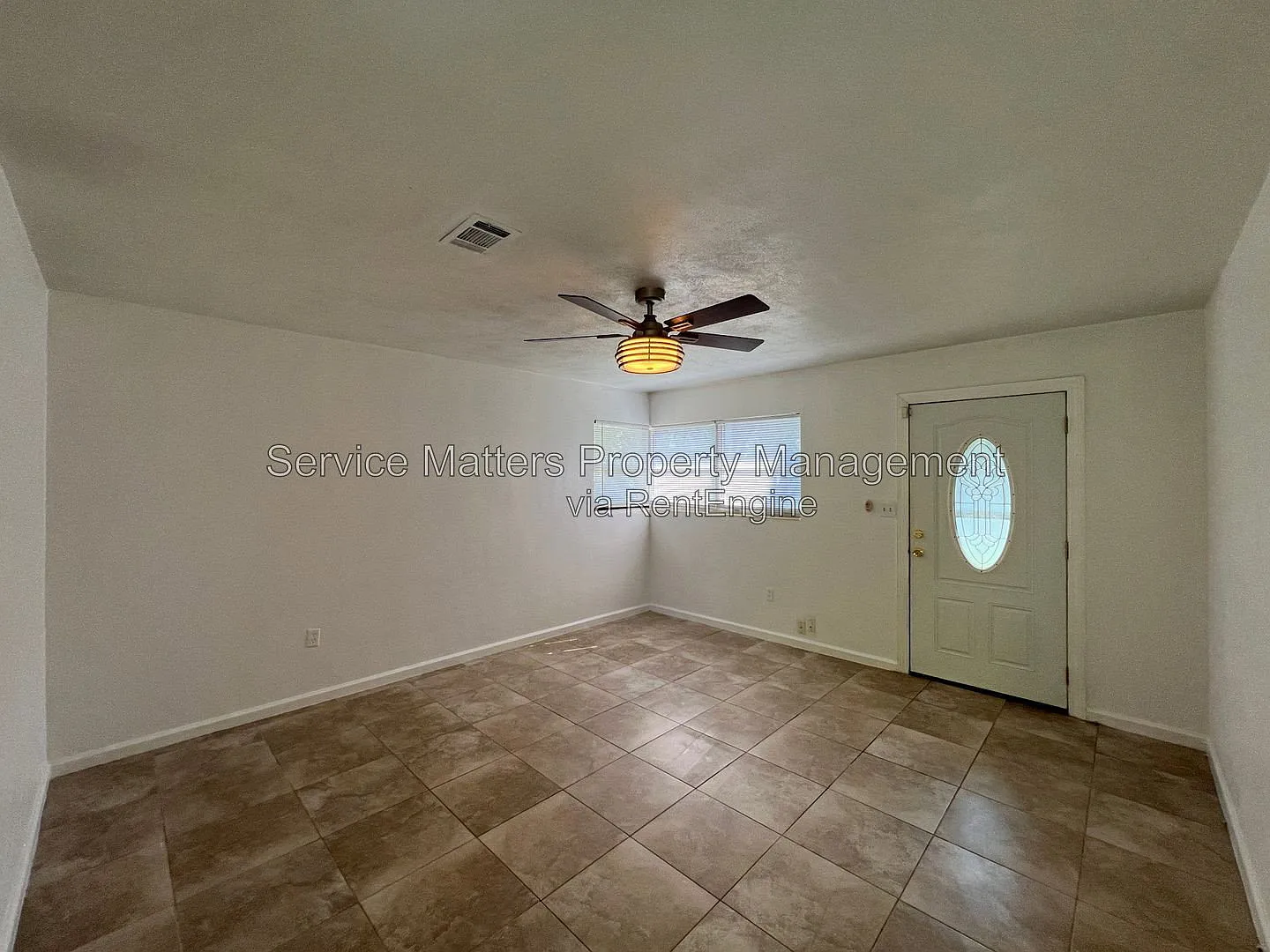3 bed, 1.0 bath, 1100 sqft, $1,300 — Photo 3