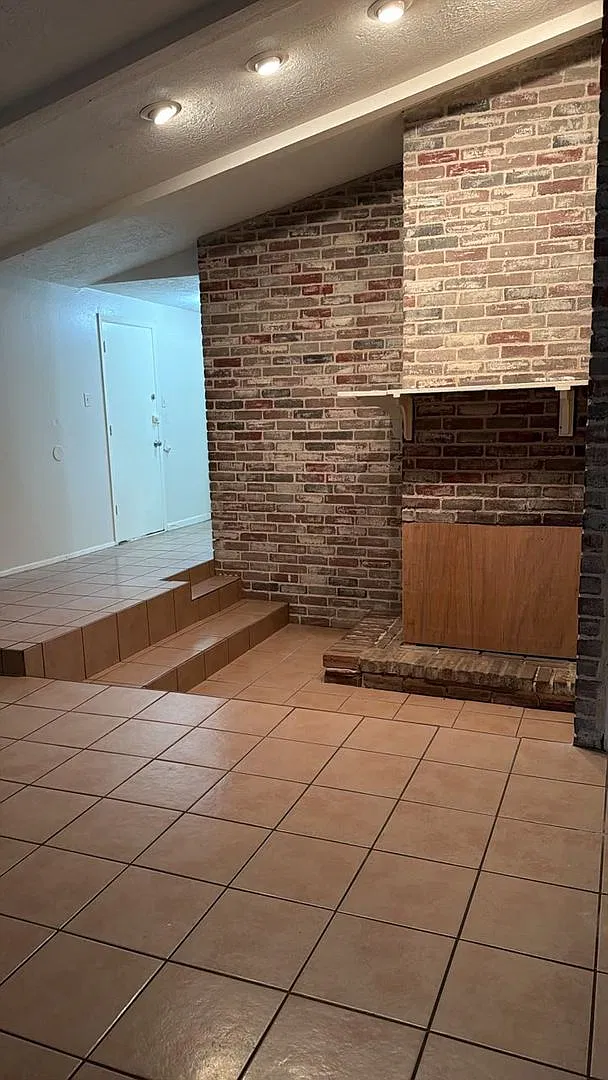2103 Musket Groves St — Photo 4