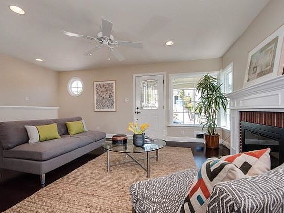 4th image of 6221 Majestic Ave