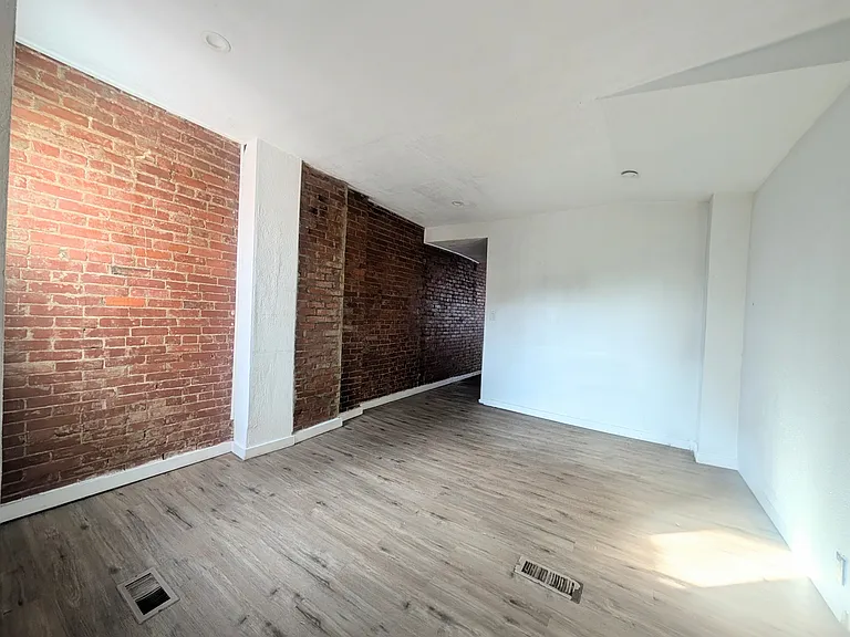 6954 Mount Vernon St — Photo 5