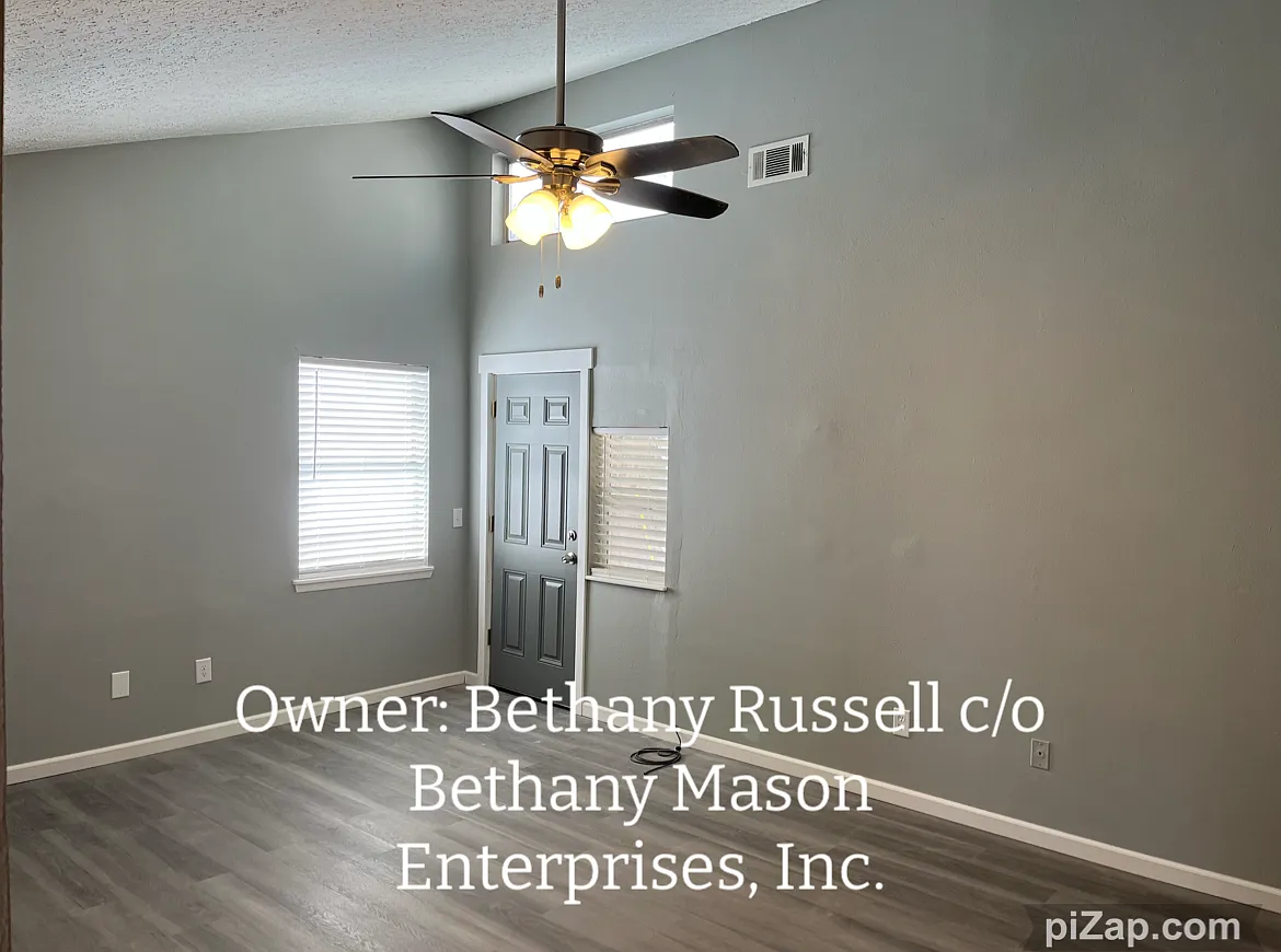 3 bed, 1387 sqft, $2,050 — Photo 2