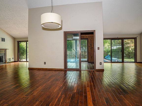 4th image of 3 Chatsford Ct