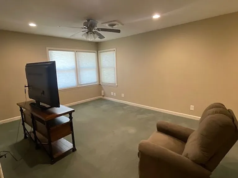 1140 Highland Ave — Photo 4
