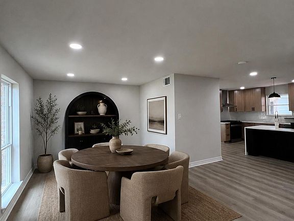 3rd image of 10806 Olympia Dr