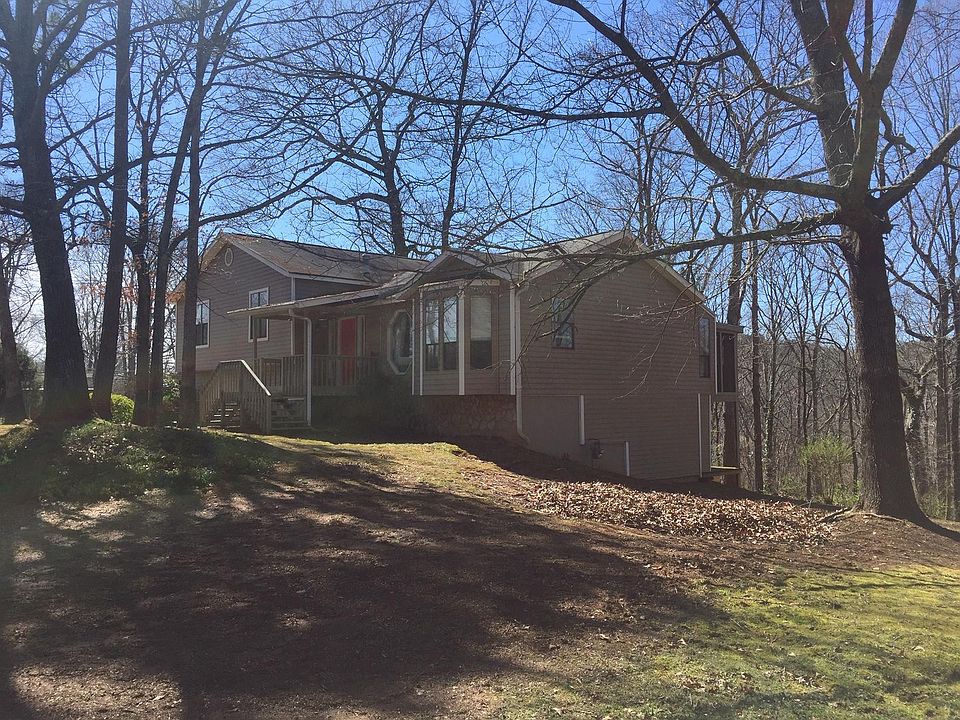 1st image of 600 Green Valley Dr SE