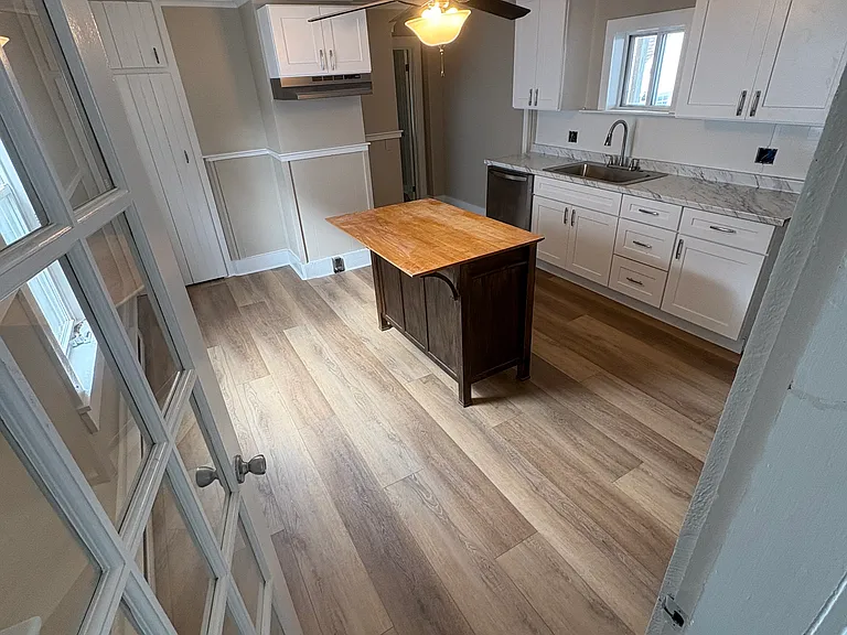 115 Front St — Photo 1