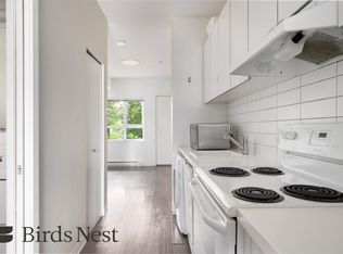 138 Hastings St E #202, Vancouver, BC V6A0E6