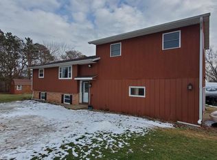 N7598 Carimaunee Dr, Portage, WI 53901