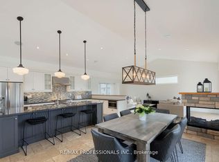 321 Wendy Ln, Oakville, ON L6L 4P9