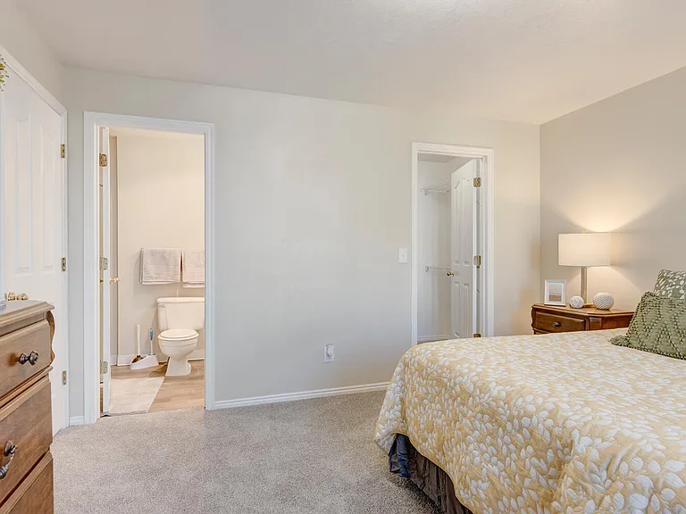 Parkwood Pointe Apartments — Photo 123