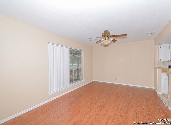 3rd image of 403 De Soto Dr